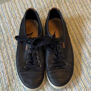 Ecco Women's black Leather Sneakers